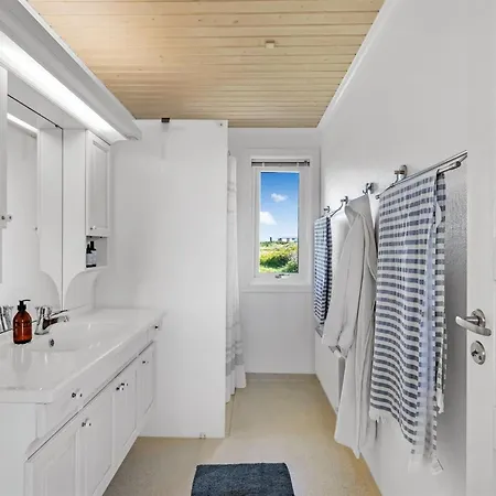Aise - 75m From The Sea By Interhome